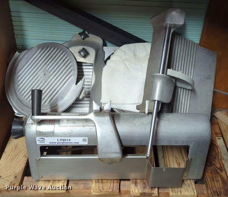 image for item LY9514 Hobart 1612 meat slicer