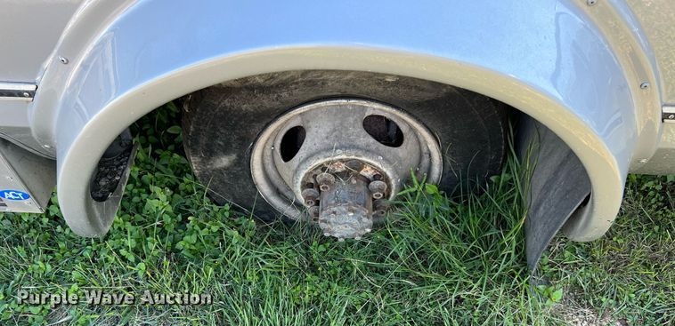 image for item MH9932 2013 Ford E350 Super Duty El Dorado shuttle bus