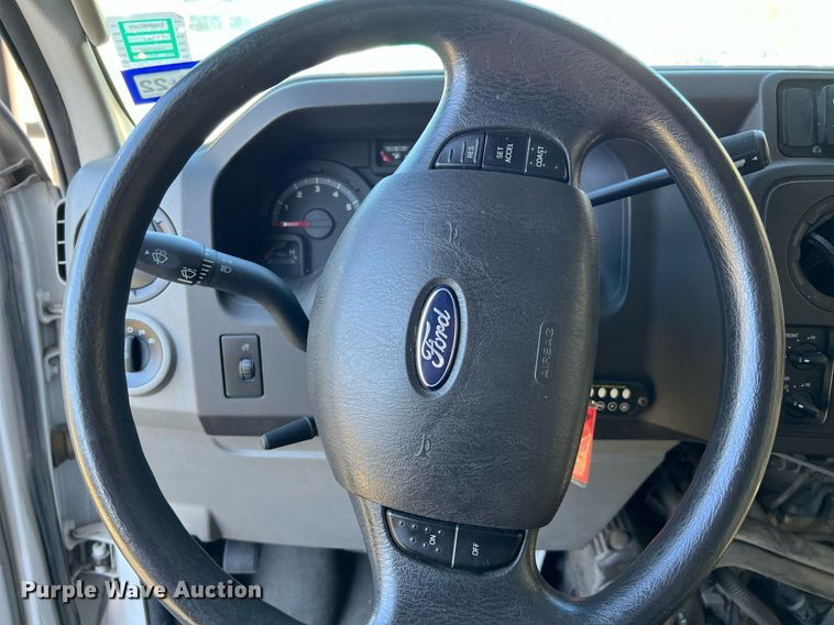 image for item MH9932 2013 Ford E350 Super Duty El Dorado shuttle bus