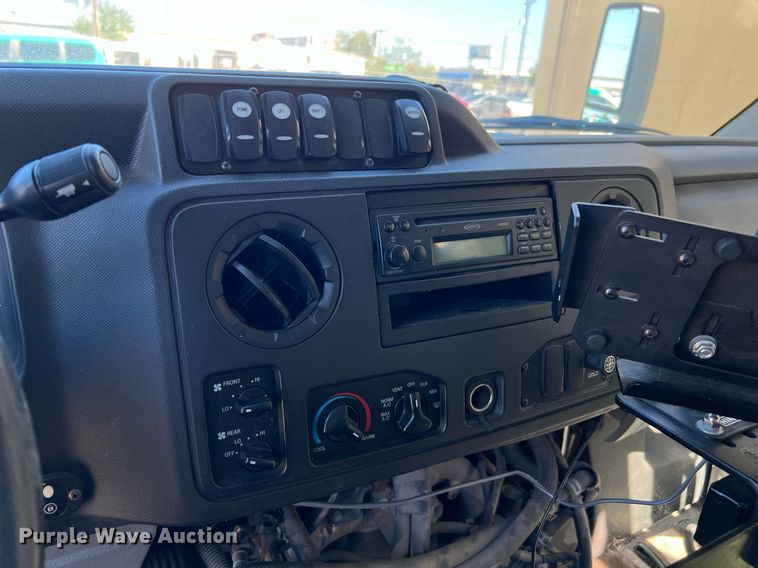 image for item MH9932 2013 Ford E350 Super Duty El Dorado shuttle bus