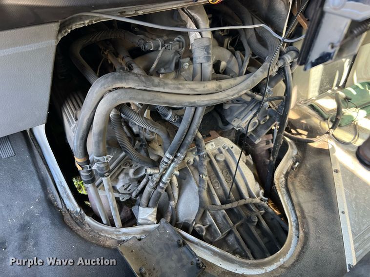 image for item MH9932 2013 Ford E350 Super Duty El Dorado shuttle bus