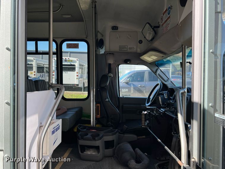 image for item MH9932 2013 Ford E350 Super Duty El Dorado shuttle bus