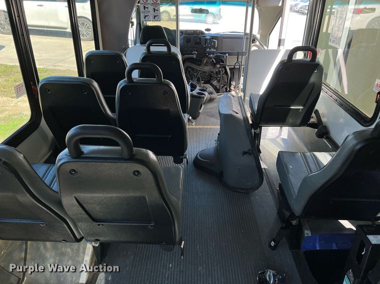 image for item MH9932 2013 Ford E350 Super Duty El Dorado shuttle bus