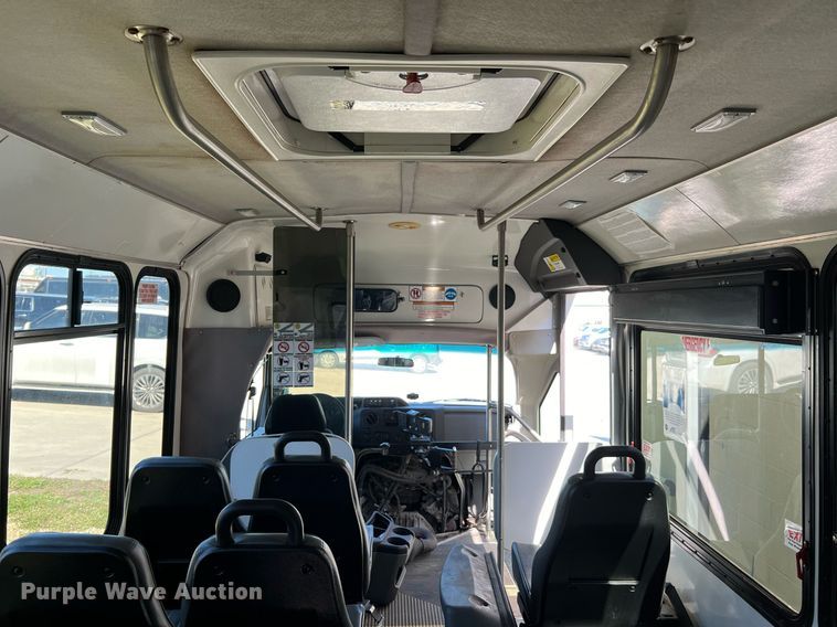 image for item MH9932 2013 Ford E350 Super Duty El Dorado shuttle bus