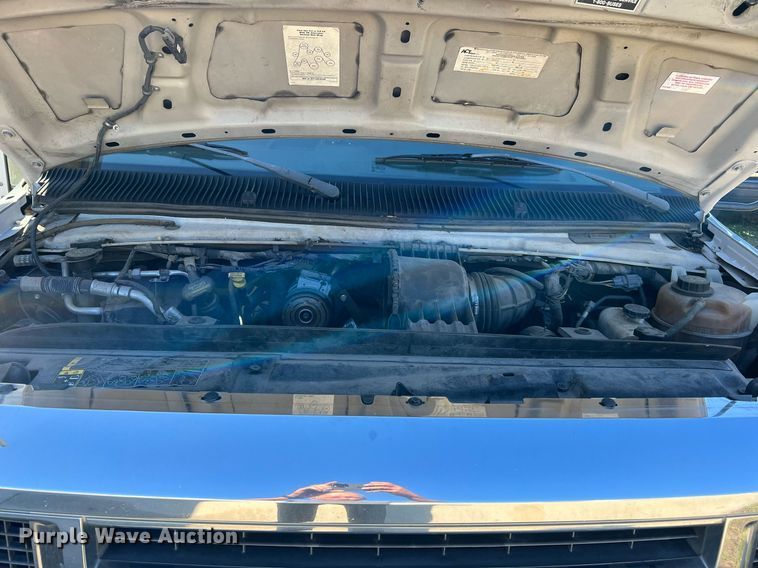 image for item MH9932 2013 Ford E350 Super Duty El Dorado shuttle bus