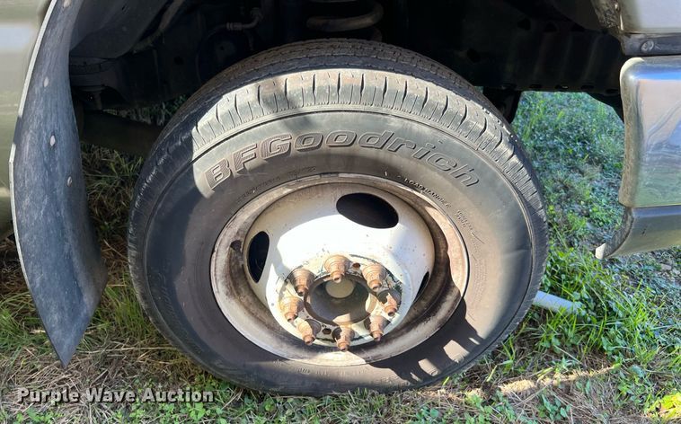 image for item MH9932 2013 Ford E350 Super Duty El Dorado shuttle bus