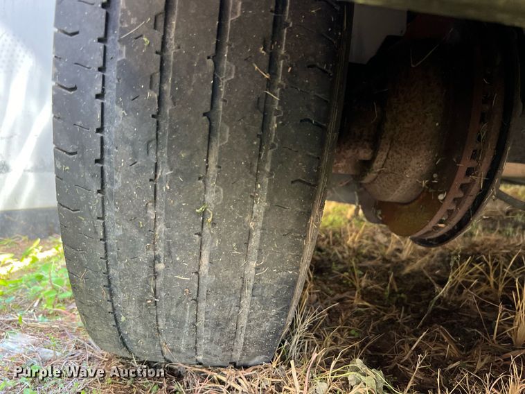 image for item MH9932 2013 Ford E350 Super Duty El Dorado shuttle bus