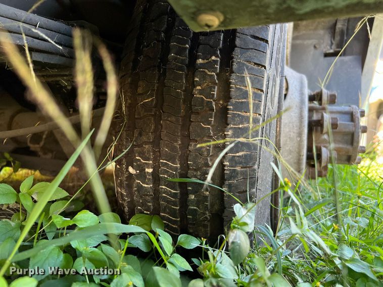 image for item MH9932 2013 Ford E350 Super Duty El Dorado shuttle bus