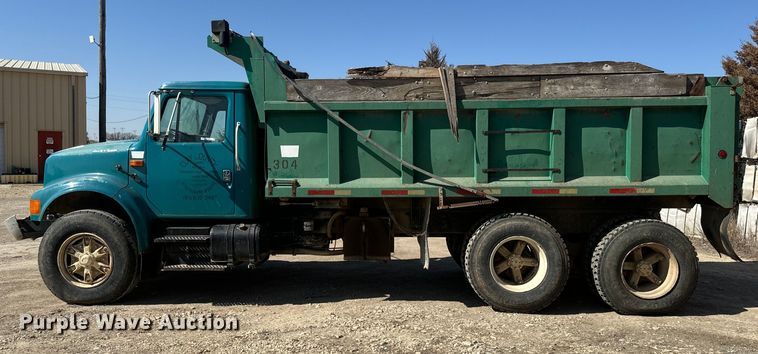 image for item NF9387 1993 International    4900  dump truck