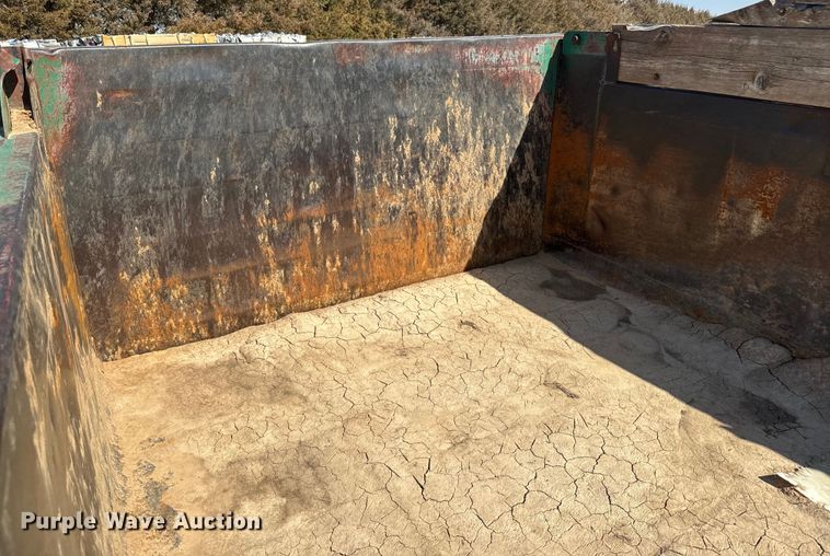 image for item NF9387 1993 International    4900  dump truck