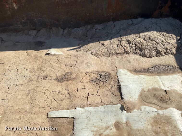 image for item NF9387 1993 International    4900  dump truck