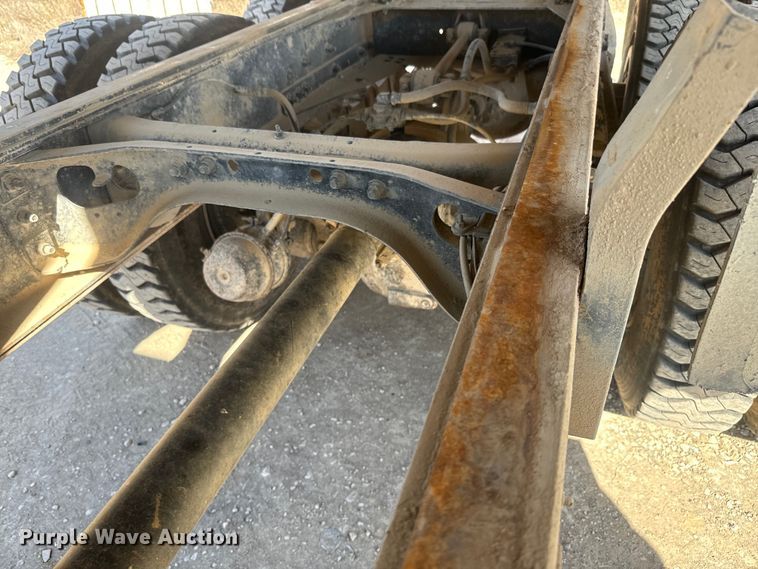 image for item NF9387 1993 International    4900  dump truck