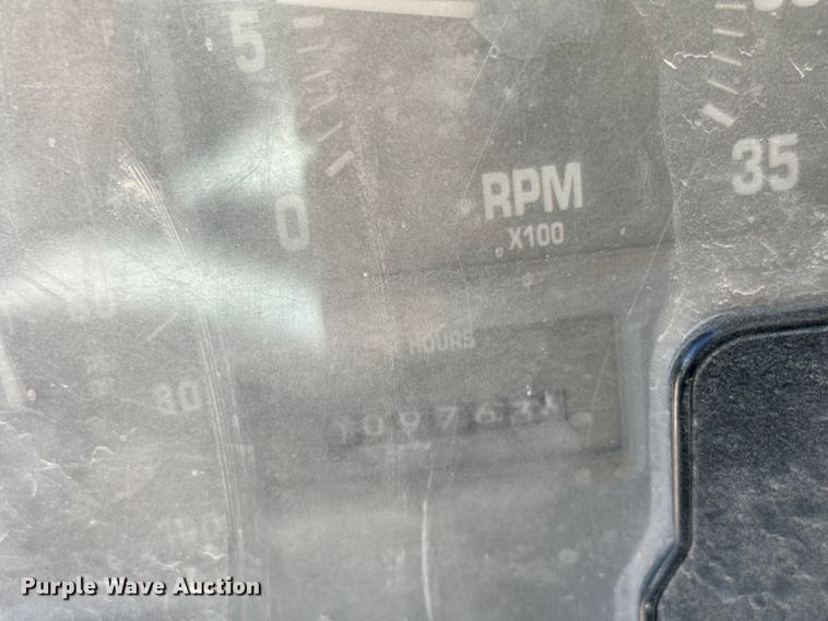 image for item NF9387 1993 International    4900  dump truck