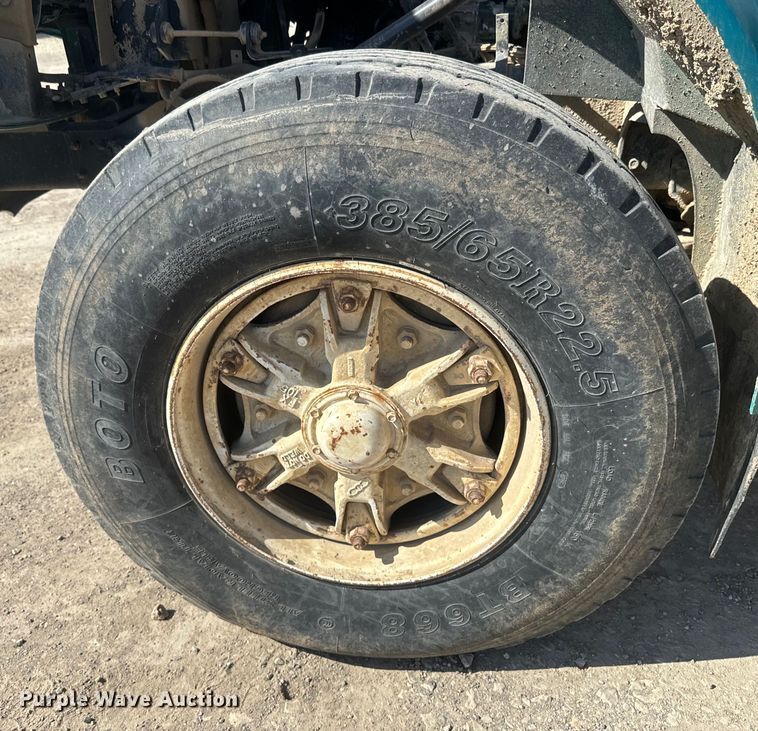 image for item NF9387 1993 International    4900  dump truck