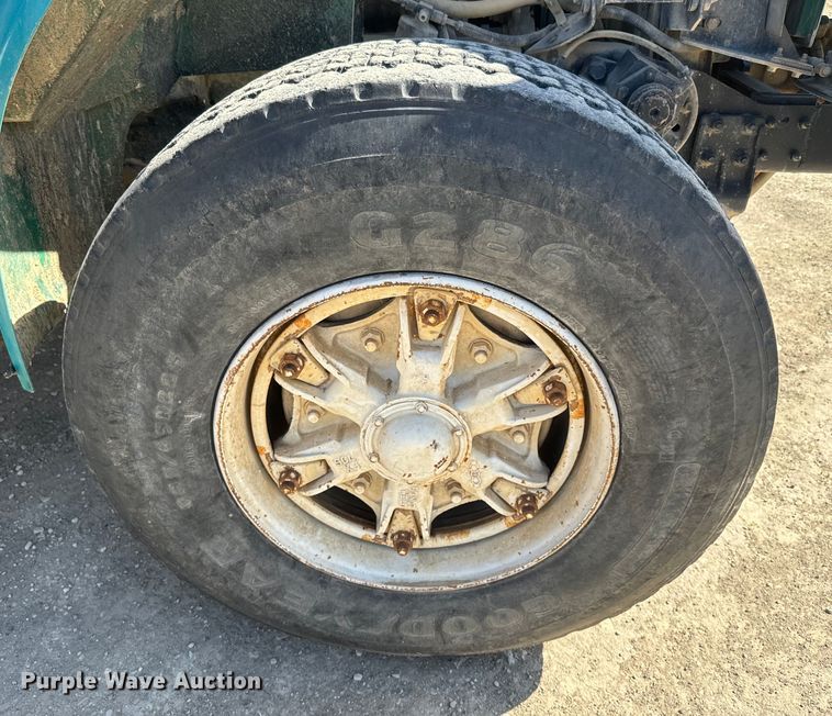 image for item NF9387 1993 International    4900  dump truck