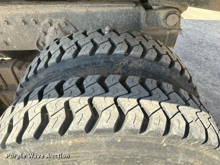 image for item NF9387 1993 International    4900  dump truck