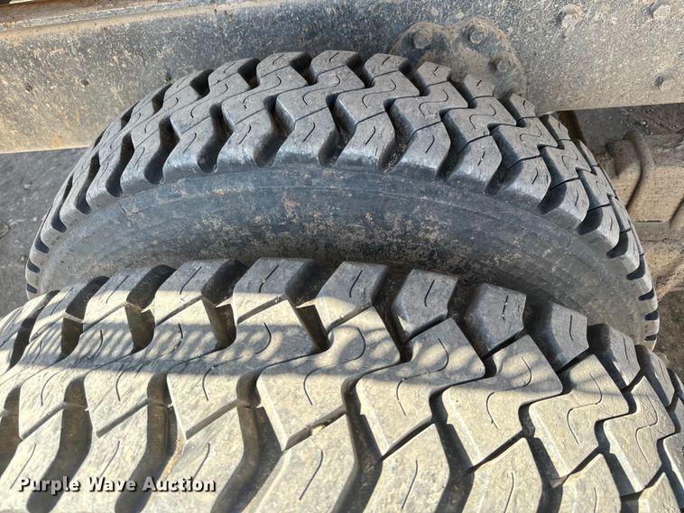 image for item NF9387 1993 International    4900  dump truck