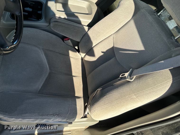 image for item NF9413 2003 GMC Yukon XL 