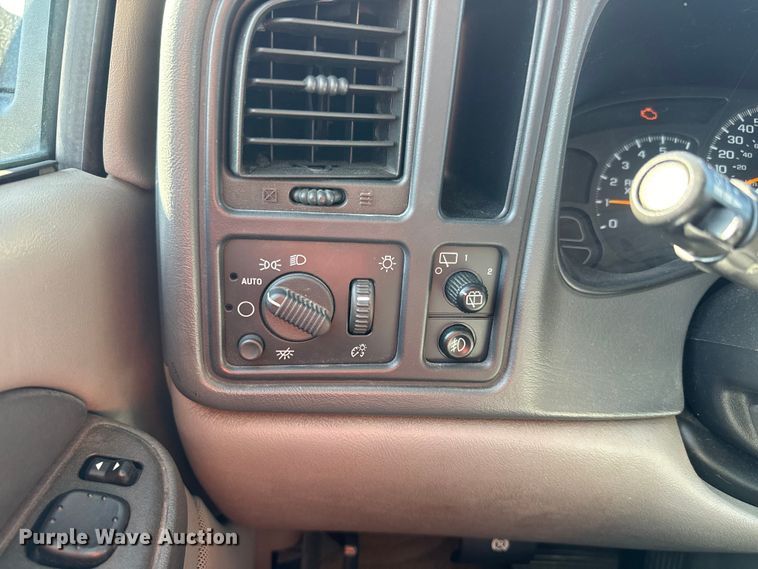 image for item NF9413 2003 GMC Yukon XL 