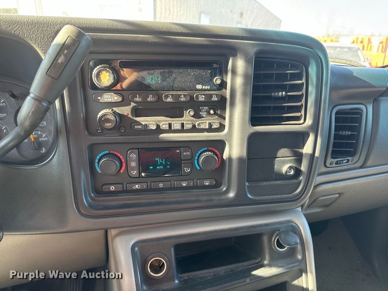 image for item NF9413 2003 GMC Yukon XL 