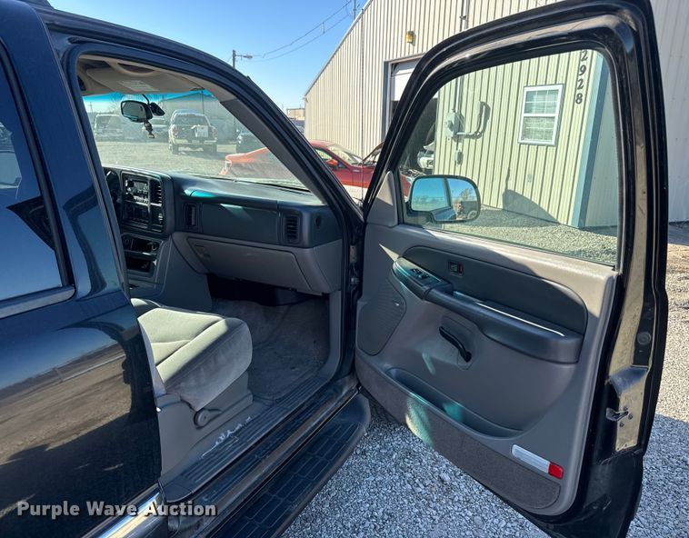 image for item NF9413 2003 GMC Yukon XL 