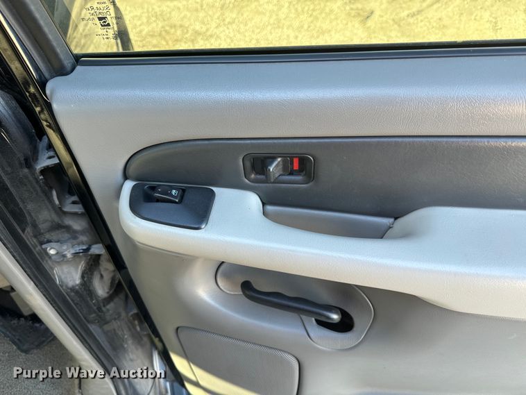 image for item NF9413 2003 GMC Yukon XL 