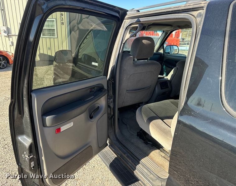 image for item NF9413 2003 GMC Yukon XL 