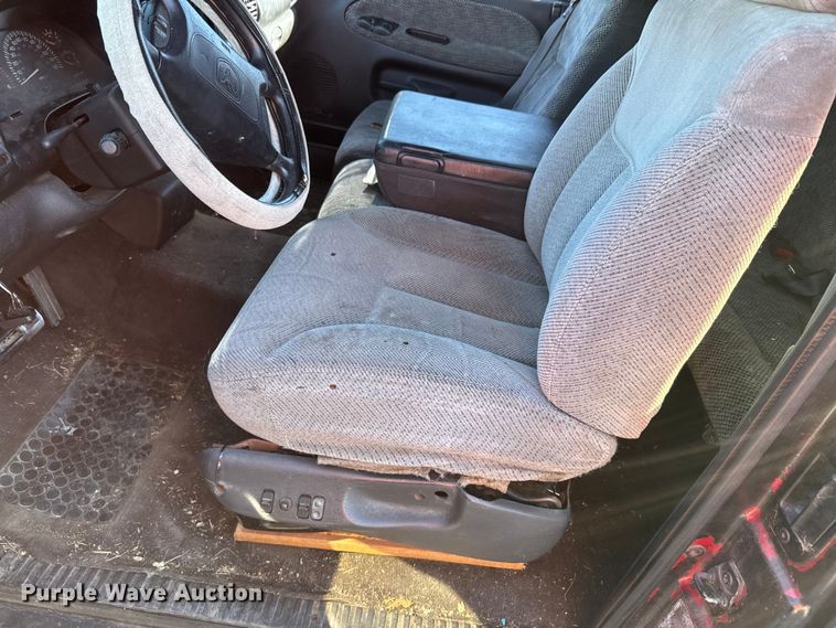 image for item NF9416 1998 Dodge Ram 1500 Quad Cab pickup truck