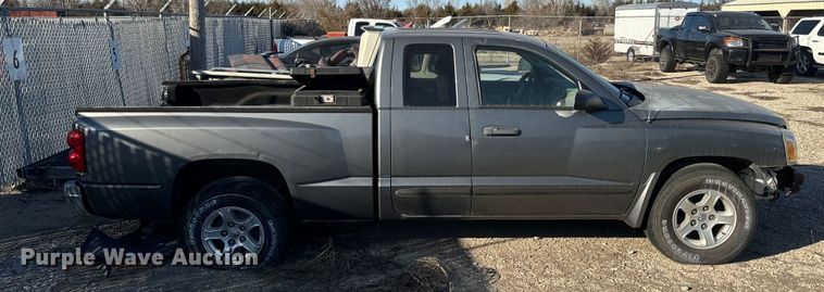 image for item NF9417 2006 Dodge Dakota Club Cab pickup truck