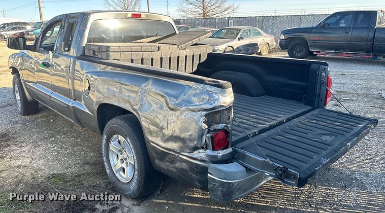 image for item NF9417 2006 Dodge Dakota Club Cab pickup truck