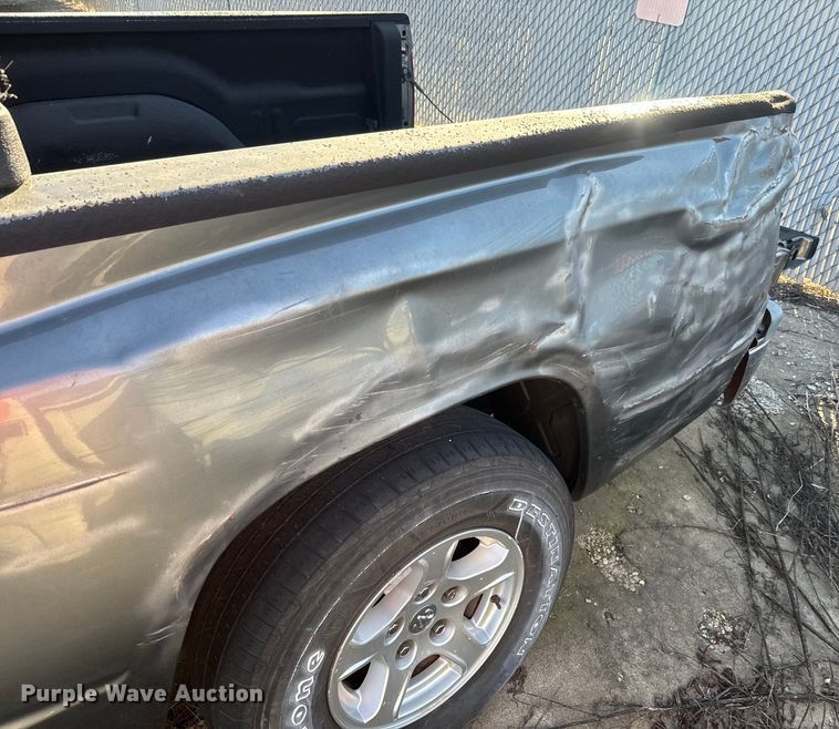 image for item NF9417 2006 Dodge Dakota Club Cab pickup truck