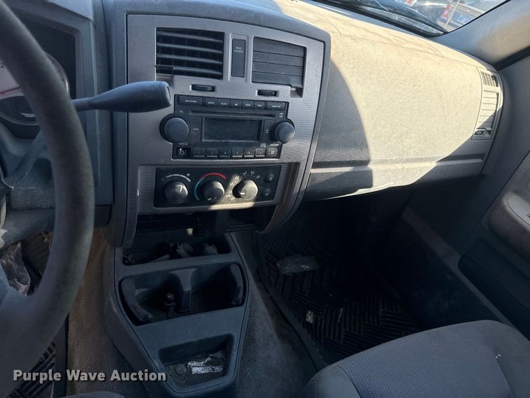 image for item NF9417 2006 Dodge Dakota Club Cab pickup truck