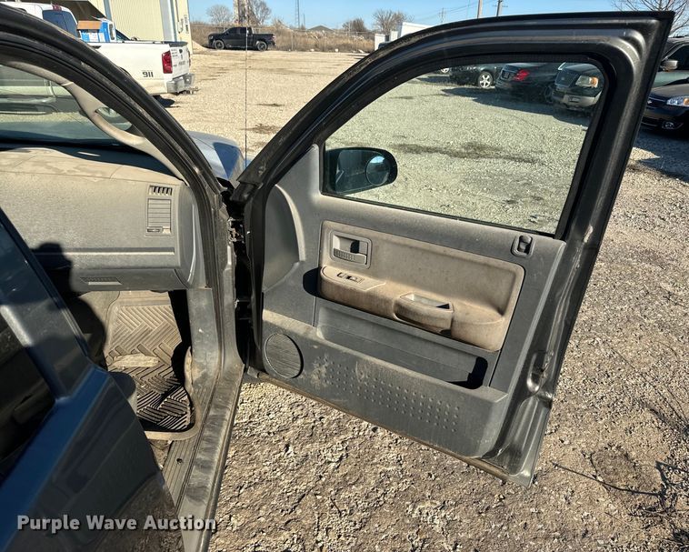 image for item NF9417 2006 Dodge Dakota Club Cab pickup truck