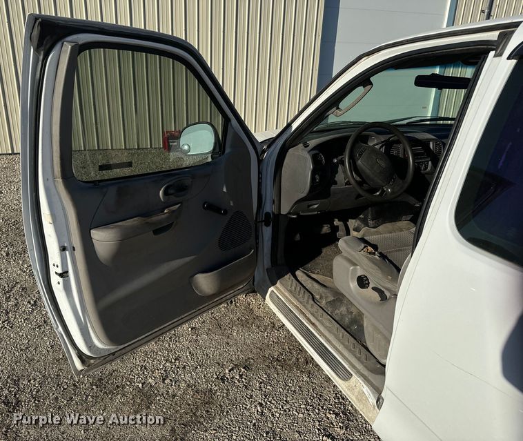 image for item NF9419 2003 Ford F150 SuperCab pickup truck