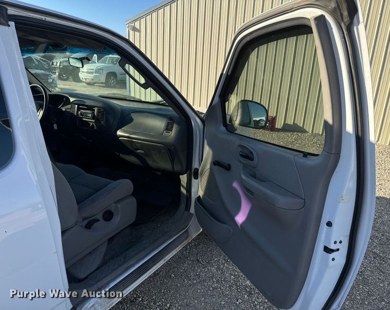 image for item NF9419 2003 Ford F150 SuperCab pickup truck