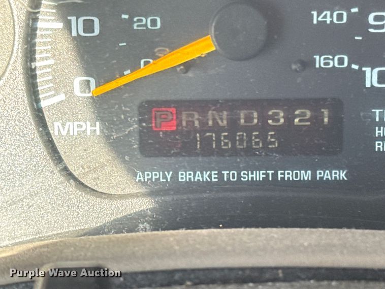 image for item NF9421 2001 GMC Safari van