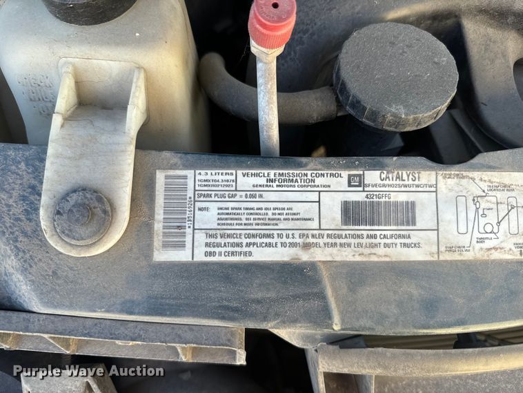 image for item NF9421 2001 GMC Safari van