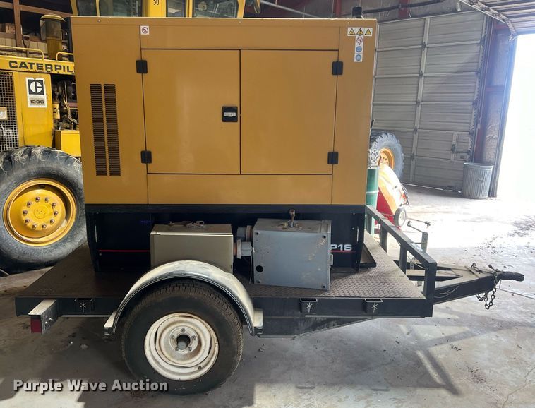 image for item NN9352 2000 Olympian D25P1S generator