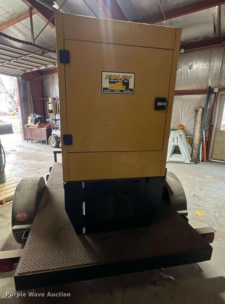 image for item NN9352 2000 Olympian D25P1S generator