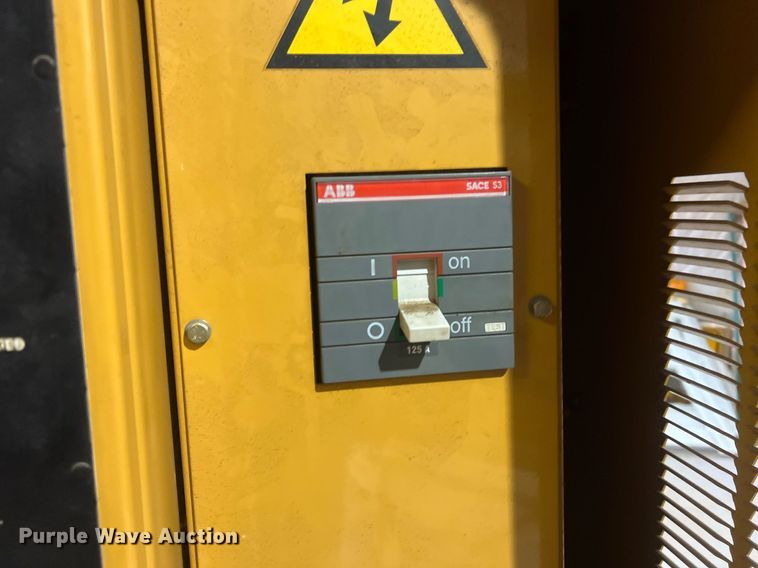 image for item NN9352 2000 Olympian D25P1S generator