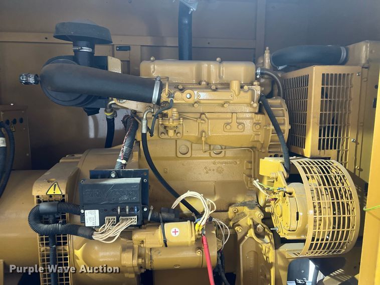 image for item NN9352 2000 Olympian D25P1S generator