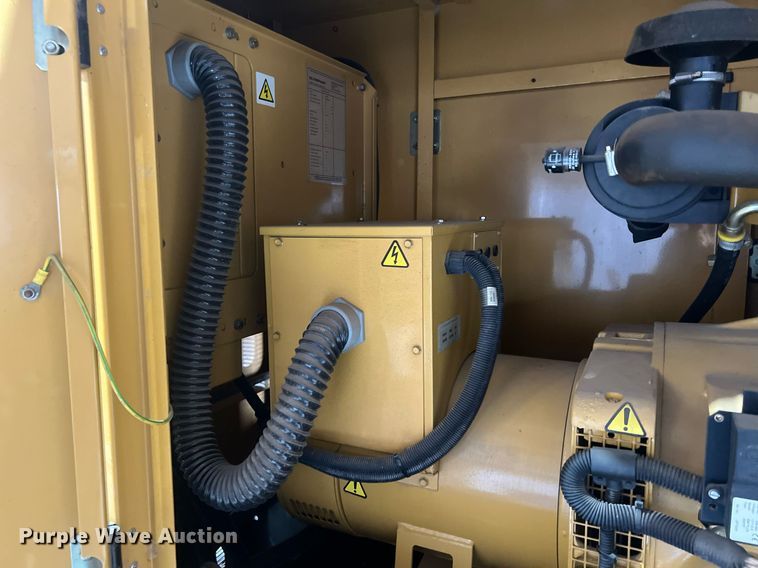 image for item NN9352 2000 Olympian D25P1S generator