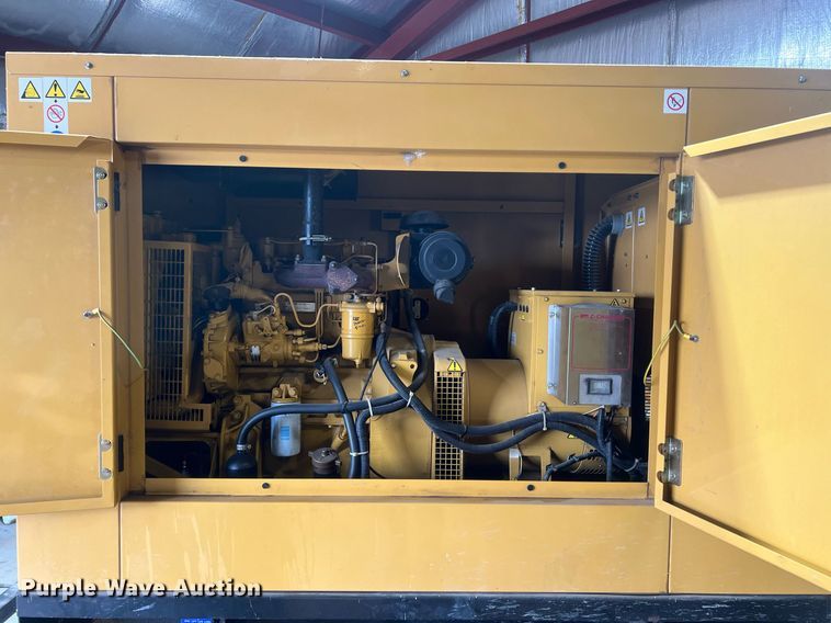 image for item NN9352 2000 Olympian D25P1S generator