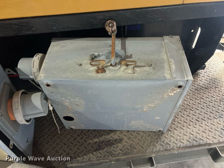 image for item NN9352 2000 Olympian D25P1S generator