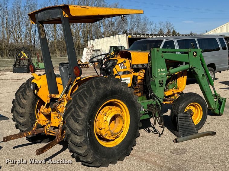 image for item NU9533 1989 John Deere 2355 tractor