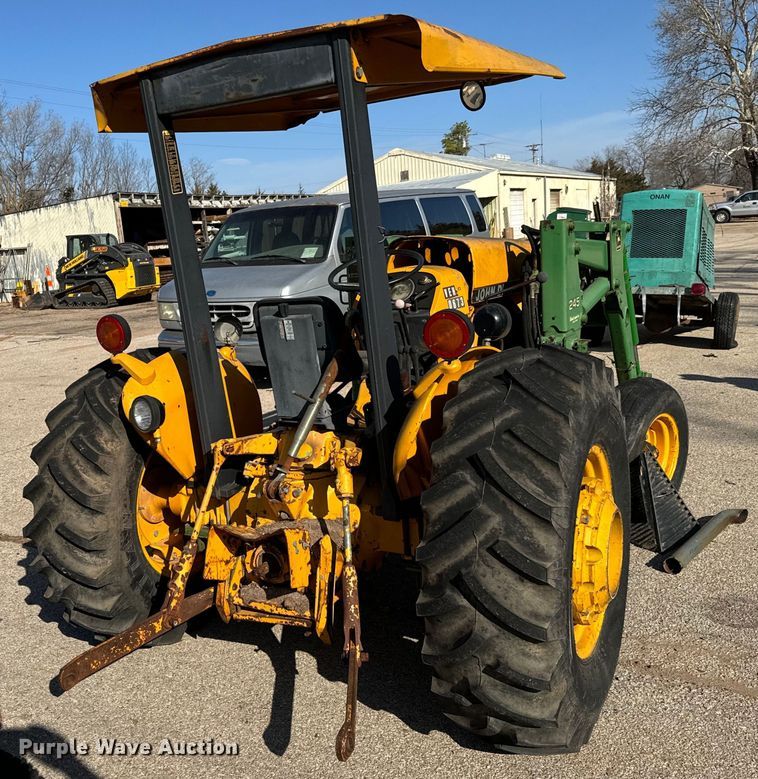 image for item NU9533 1989 John Deere 2355 tractor