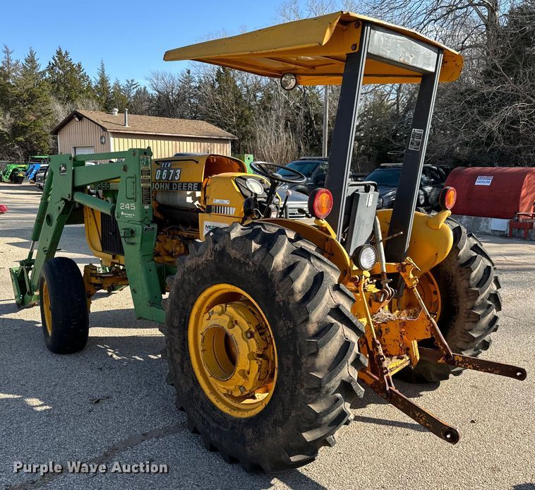 image for item NU9533 1989 John Deere 2355 tractor