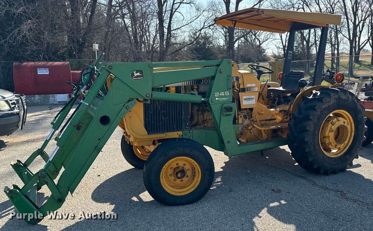 image for item NU9533 1989 John Deere 2355 tractor