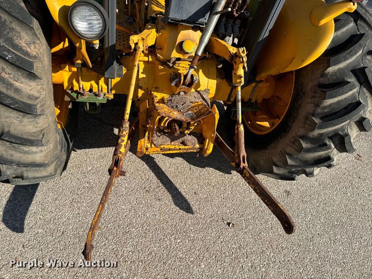 image for item NU9533 1989 John Deere 2355 tractor