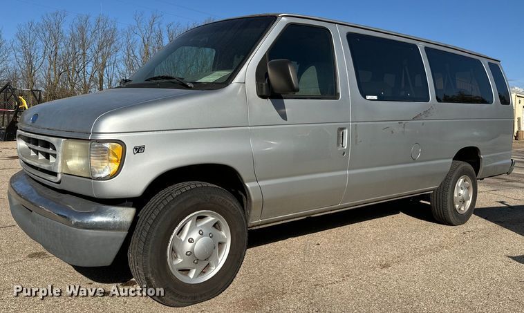 1997 Ford Club Wagon van in Cheney, KS | Item NU9534 sold | Purple Wave